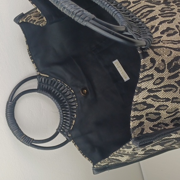 Striking Black & Tan Leopard Print Graphic Oversized Tote Carry All Weekender! - Picture 12 of 14